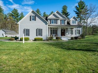 9 Bayberry Ln, Hadley, MA 01035