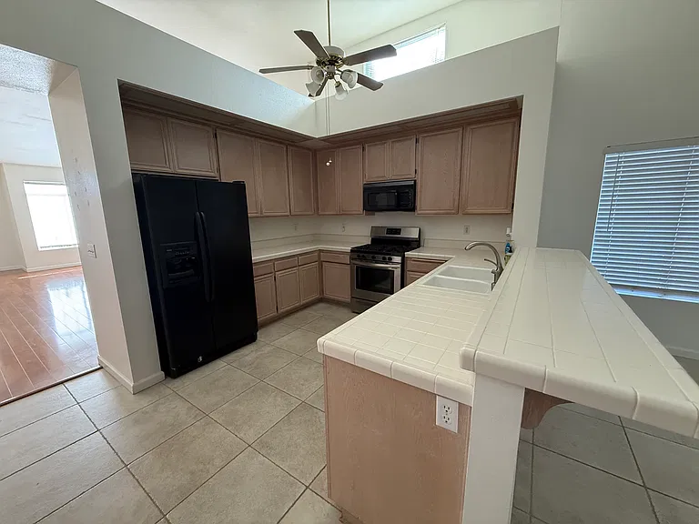 529 Northbrook Dr — Photo 3