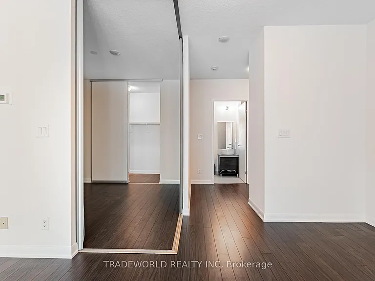 205 Frederick St #909 — Photo 18