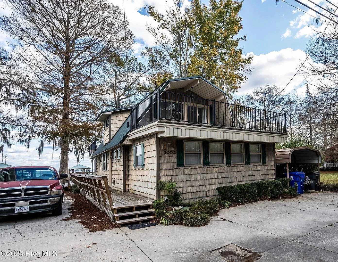 Lakefront Home in Beautiful Lake Waccamaw NC. — Photo 1