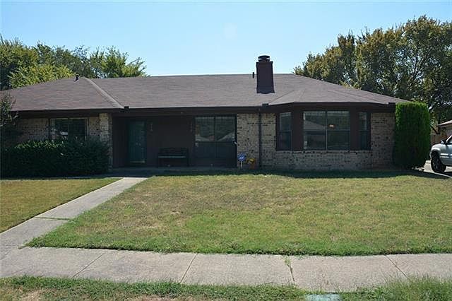 1st image of 216 E Denton Dr
