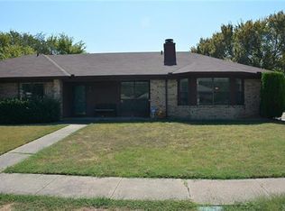 216 E Denton Dr, Euless, TX 76039