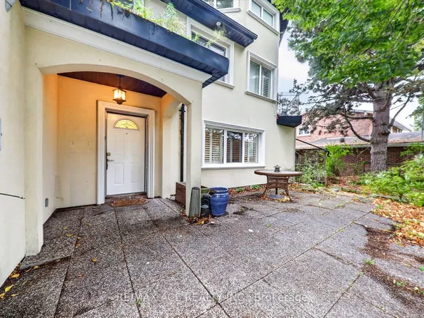 3 Larwood Blvd, Toronto, ON M1M 2M4