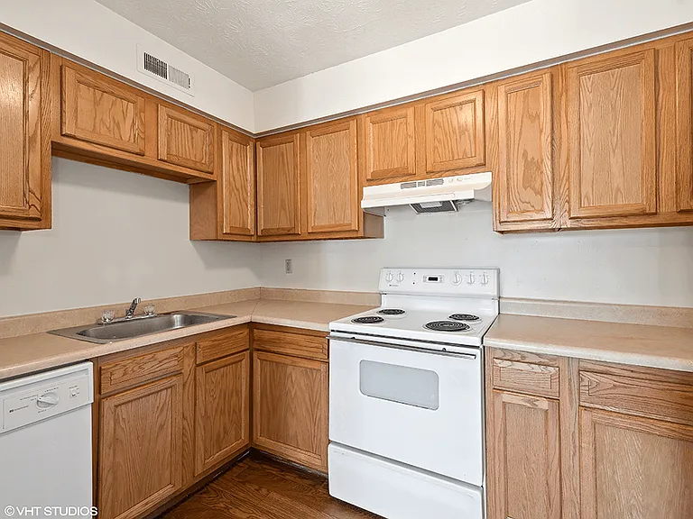 Lots of Cabinet Space!