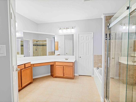 3rd image of 6005 Aspen Pass Dr