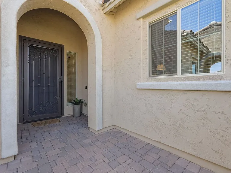 10631 E Thatcher Ave — Photo 2