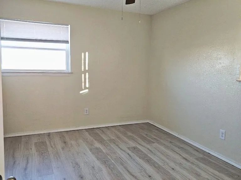 Greenswest Apartments — Photo 20