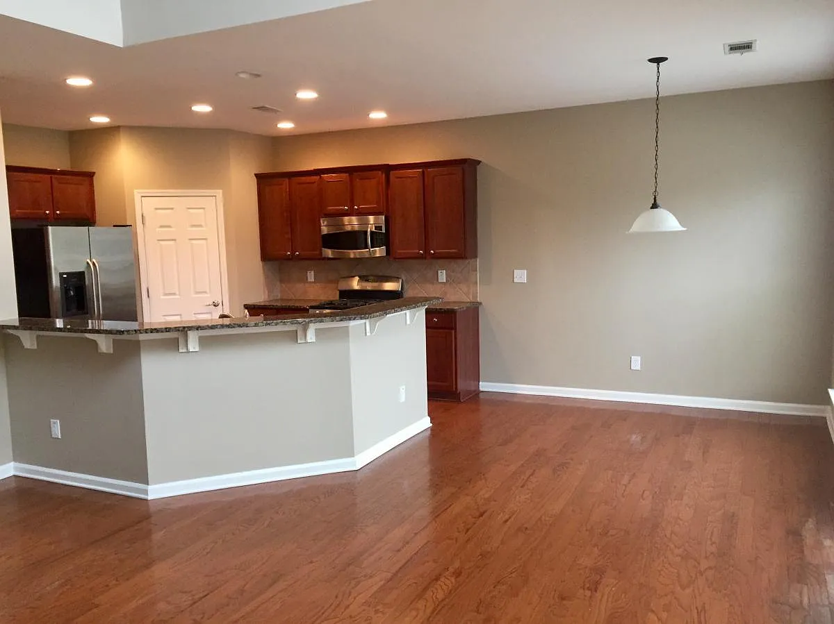 640 Earlham Drive — Photo 2