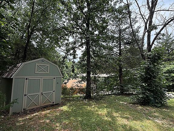 4th image of 152 Old Spring Rd