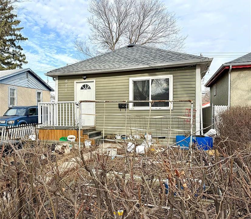 1st image of 651 Queen STREET