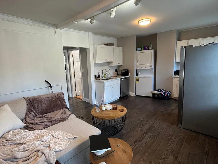 4 Grace Ct #1 — Photo 3