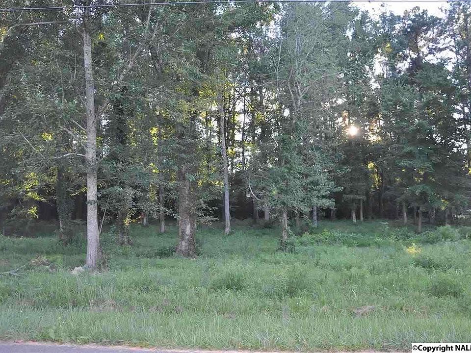 2nd image of Oak Ln NE