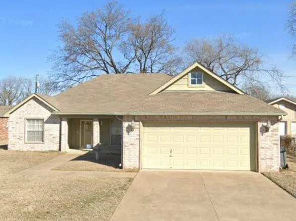 225 E Seminole Pl, Tulsa, OK 74106