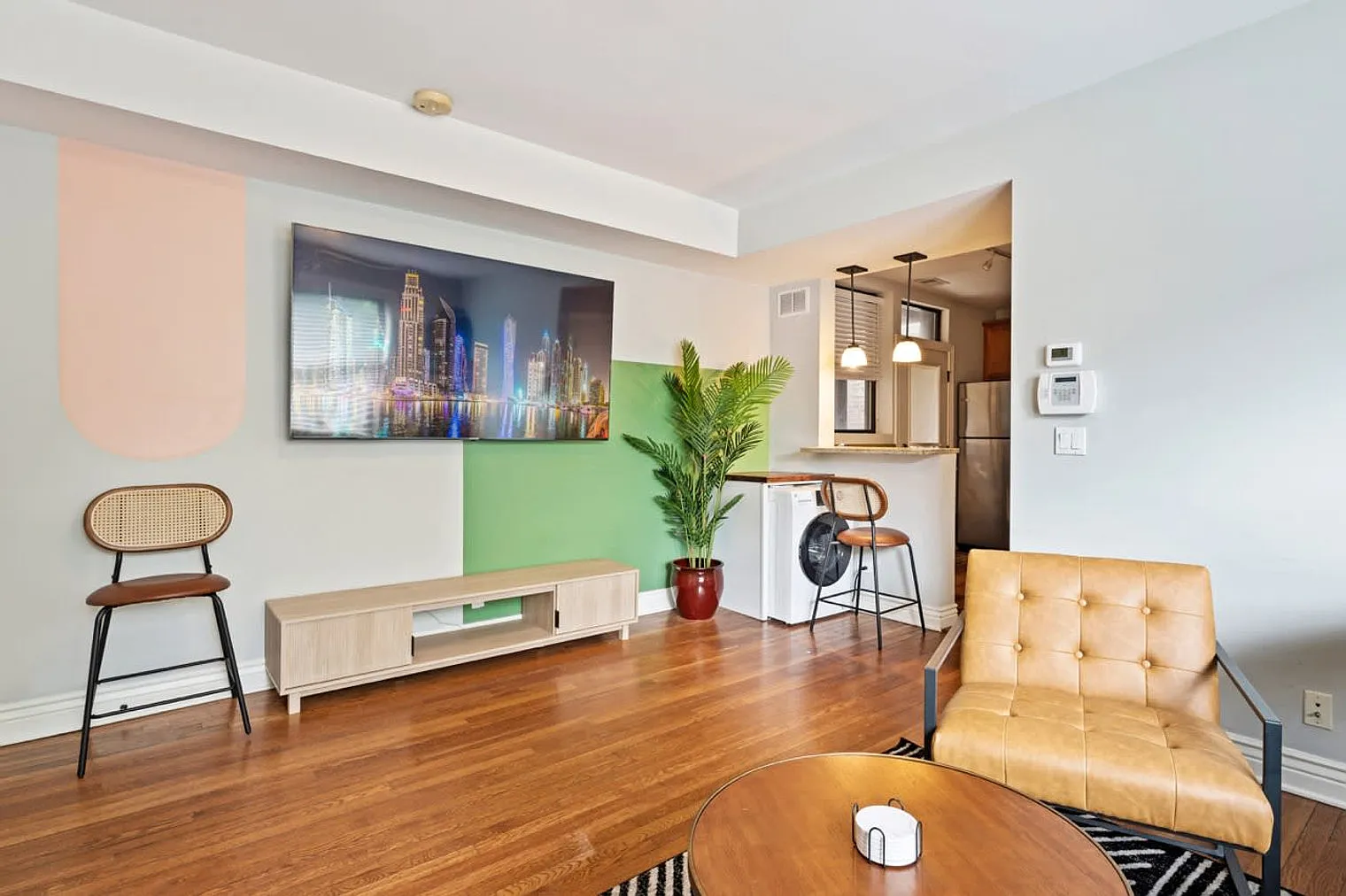 2 bed, 1.0 bath, 645 sqft, $3,998 — Photo 1