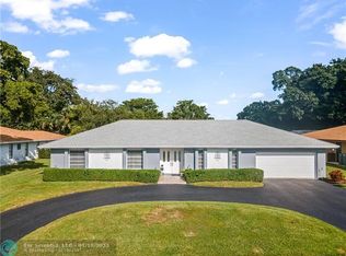 8921 N Lake Dasha Dr, Plantation, FL 33324