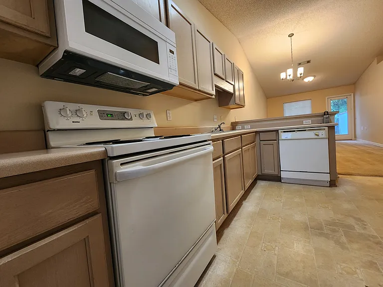 9580 Cobblebrook Dr — Photo 8