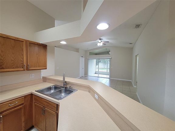 4th image of 921 Westwinds Dr #921