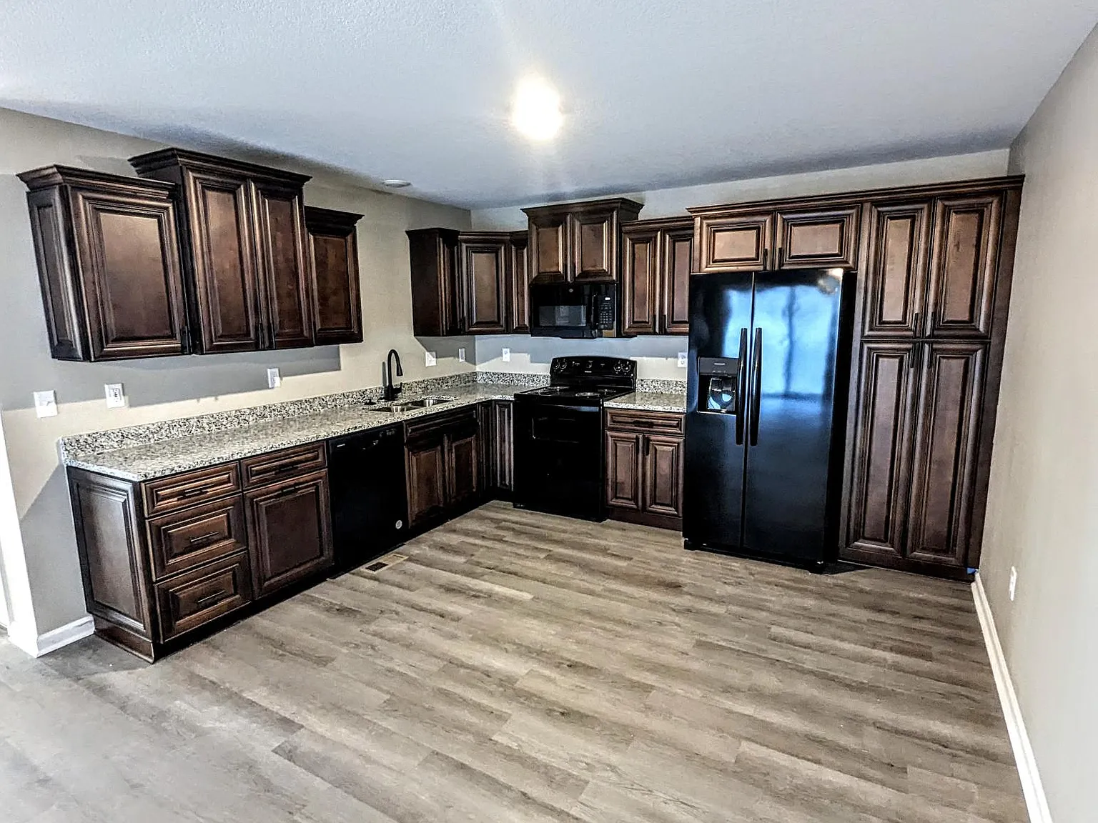 8892 W Meadow Park Cir — Photo 3
