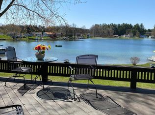 3712 Pine Trail Dr, Sheridan, MI 48884
