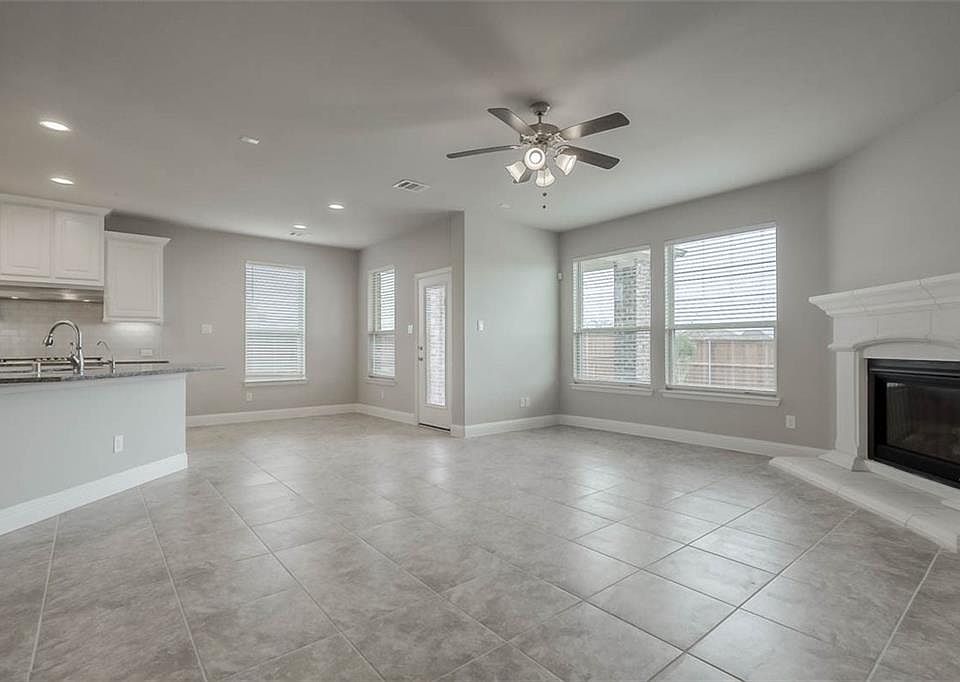 1st image of 809 Wilmington Ln