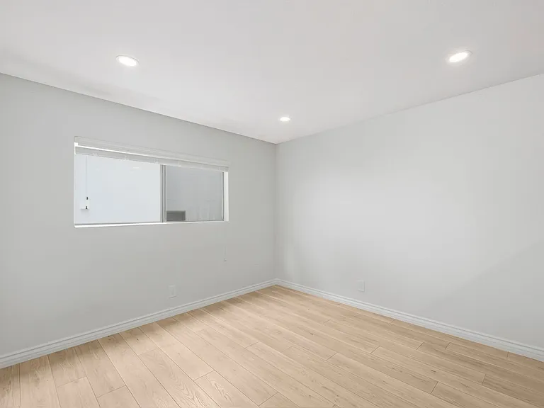 TALA Local at 832 Croft — Photo 5