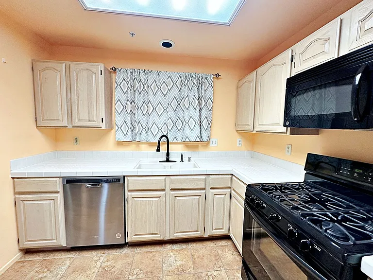 2851 S Valley View Blvd #1071 — Photo 9