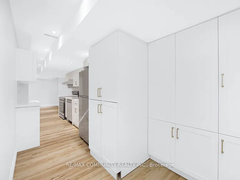 2447 Moonlight Cres #BASEMENT — Photo 9
