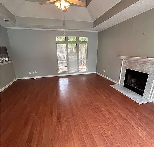 1089 Ashbury Dr — Photo 6
