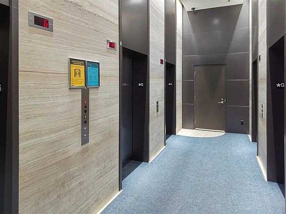 4th image of 7 Grenville St #1005