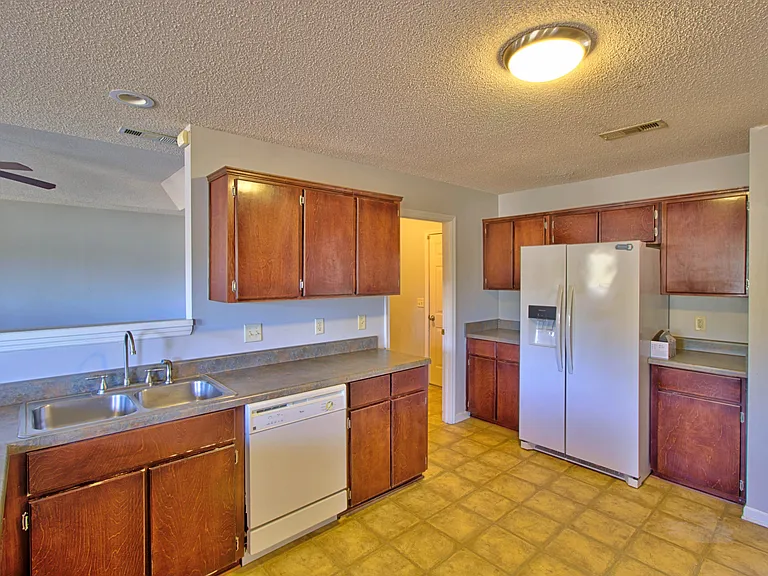 213 Bridgemont Way — Photo 6