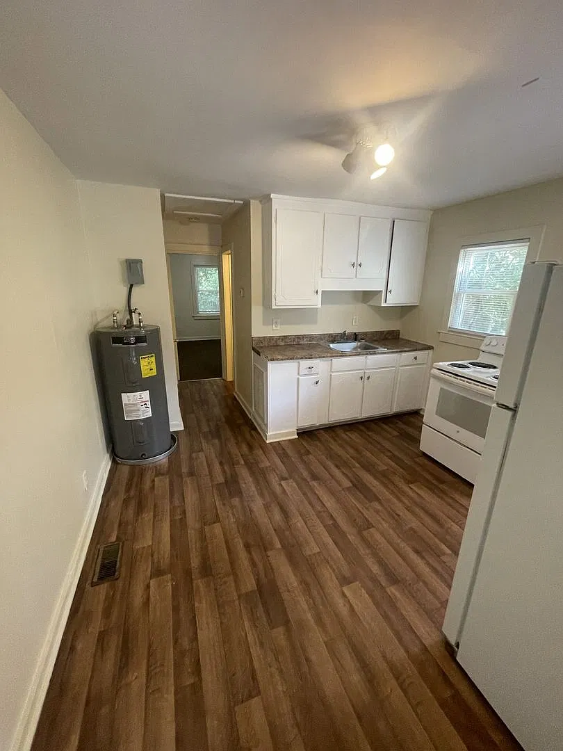 1 Bedroom 1 Bathroom — Photo 3