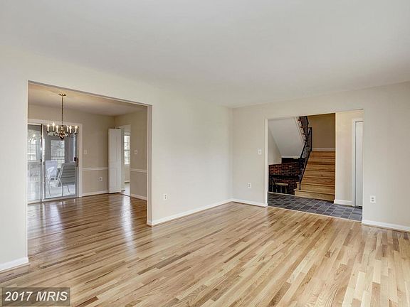4th image of 4002 Winterset Dr