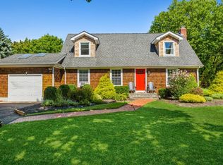 2 S Country Rd, Westhampton, NY 11977