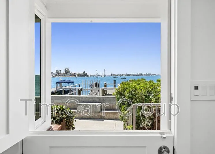 112 S Bayfront — Photo 3