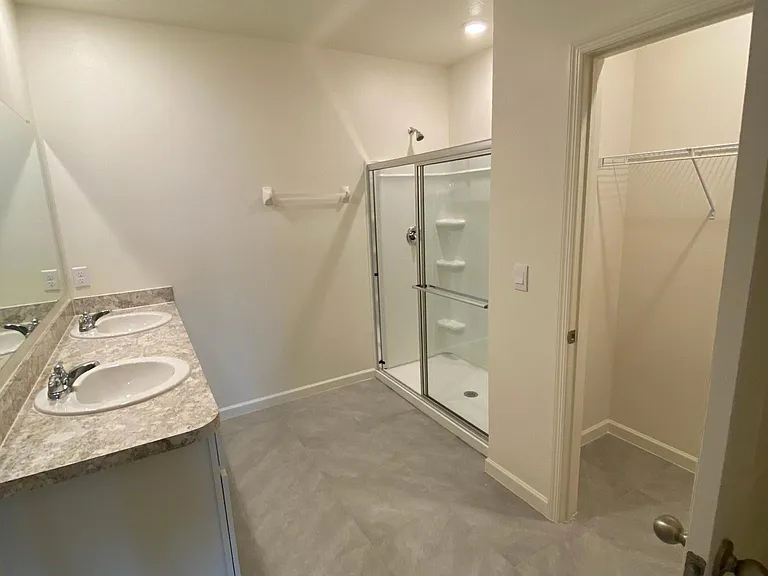 822 Remington Green Dr SE — Photo 40