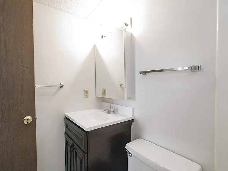 1327 D St #6 — Photo 12