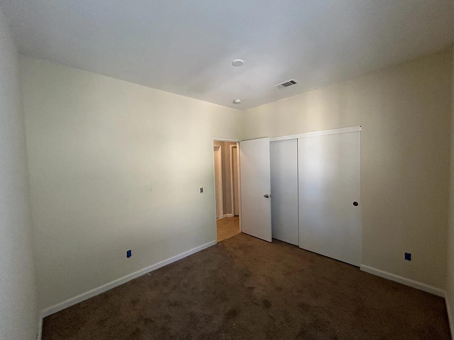 2 bed, 425 sqft, $2,200 — Photo 3