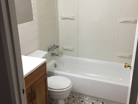 4th image of 3716 Geraldine Ave APT 8