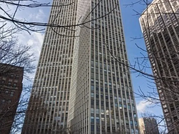 2626 N Lakeview Ave APT 2411, Chicago, IL 60614