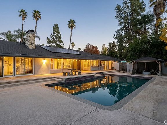 2nd image of 2110 Hathaway Pl