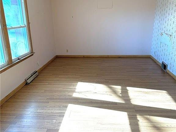 4th image of 3018 Iowa St