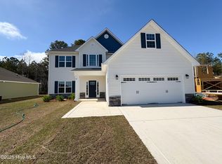513 Pebble Shore Dr, Sneads Ferry, NC 28460