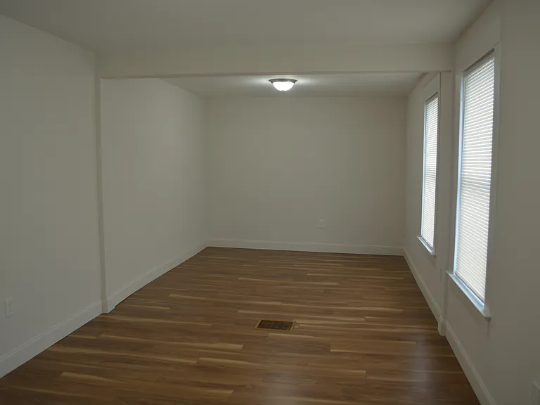 225 Thieme Pl — Photo 6