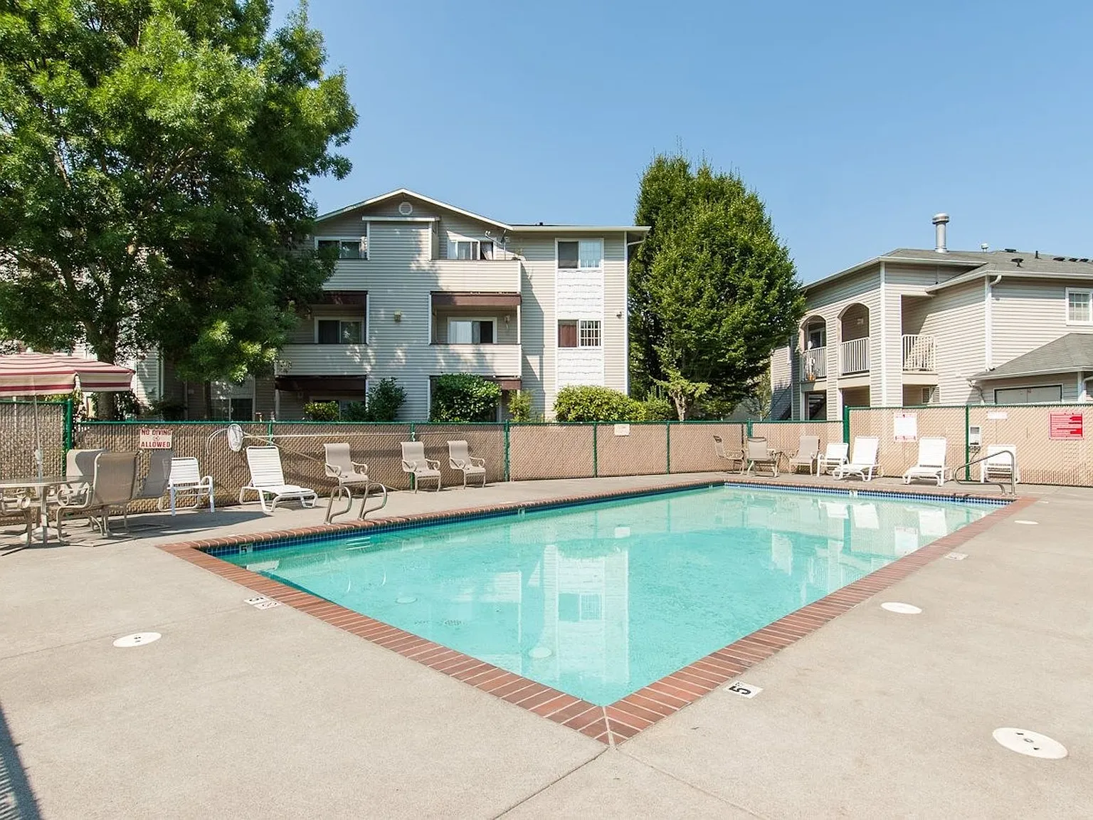 Woodfield Apartments — Photo 4