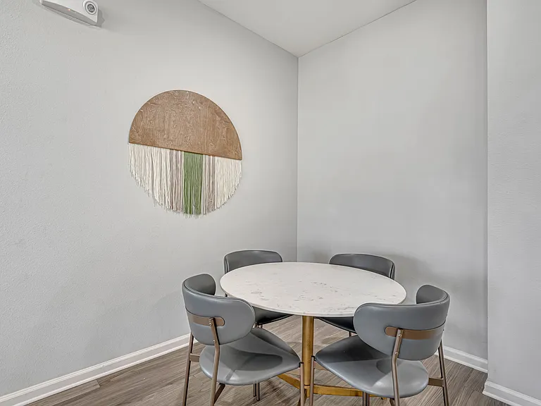 Summerdale Apartments — Photo 20