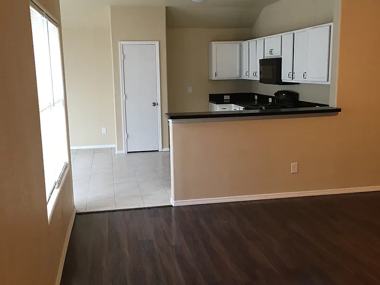 152 Triumph Rd — Photo 8