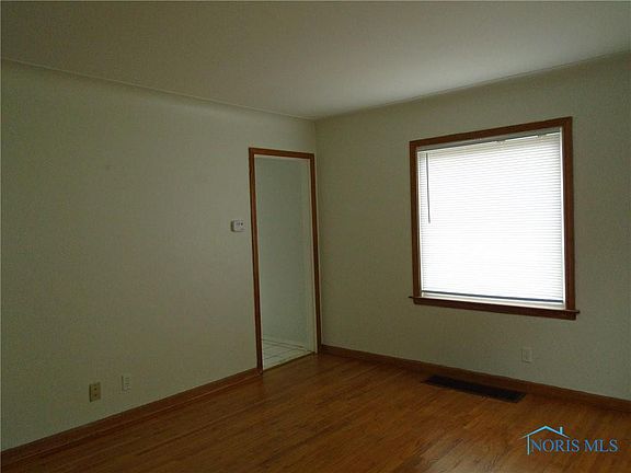 4th image of 4609 Burnham Ave