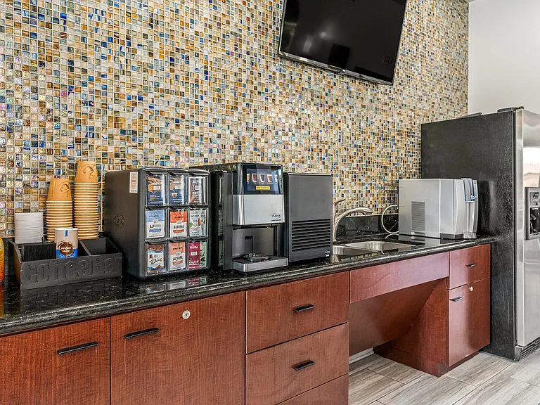 San Brisas Apartment Homes — Photo 21
