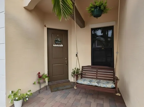 20914 NW 1st Dr, Pembroke Pines, FL 33029