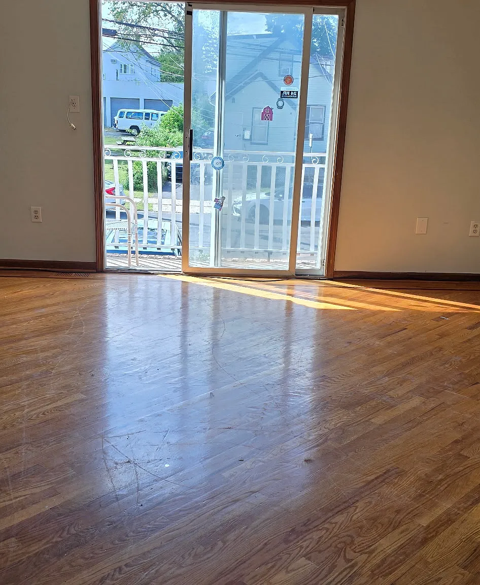 3 bed, 750 sqft, $3,700 — Photo 1